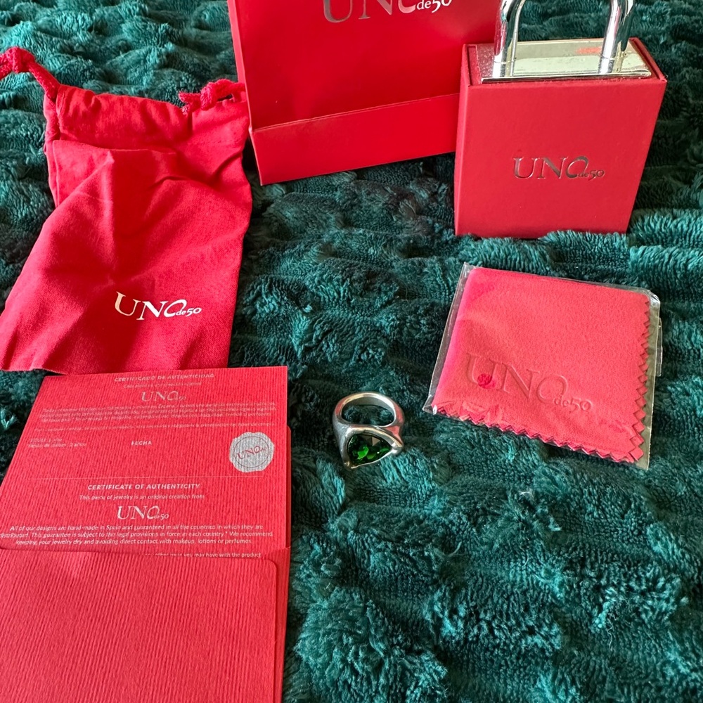 Uno De 50 Silver Ring with Green Stone